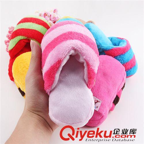 皮皮淘-寵物玩具 廠家直銷 現貨批發 毛絨發聲條紋拖鞋 寵物用品批發原始圖片2