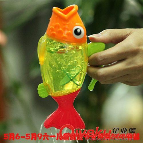 【戲水玩具】 50的倍數(shù)買(mǎi) 搪膠戲水游水浮水出口洗澡小黃鴨子玩具 搪膠公仔