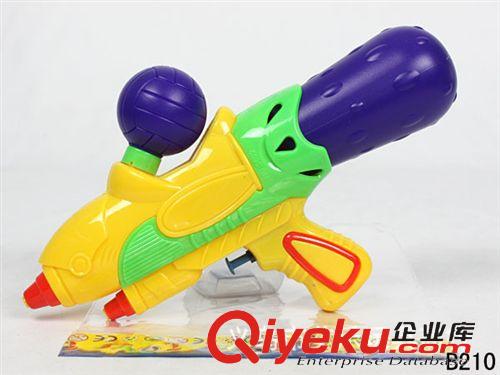 夏天玩具 供應物美價廉 可裝四瓶霸氣兒童玩具水槍 水槍批發