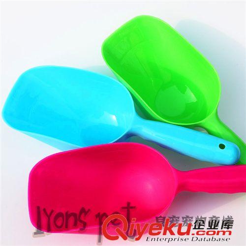 日常用品 寵物狗糧鏟子 狗糧勺子 貓狗糧鏟量勺 貓糧鏟 顏色隨機(jī) 犬用 批發(fā)