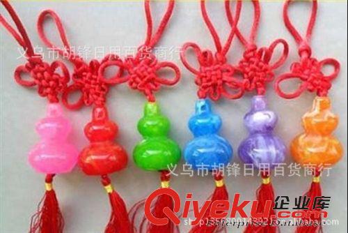 擺、掛飾物 廠家直銷 地攤{zx1}產(chǎn)品 泰國香瓷 蜜蠟香珠 多款多色 送錄音香水原始圖片3
