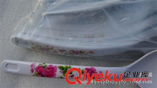 廚房用品 一元兩元 廚房用品 白色加長湯勺 義烏小商品批發(fā)