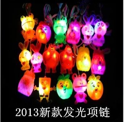 節慶禮品系列 發光項鏈 閃光亞克力項鏈發光吊墜 晚會派對項鏈 LED燈閃爍項鏈