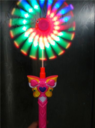 電動玩具 地攤熱賣 電動投影魔法棒 閃光旋轉(zhuǎn)熒光棒發(fā)光玩具 發(fā)光玩具批發(fā)