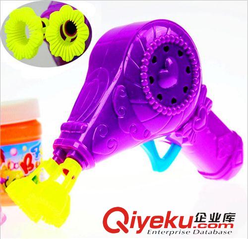 沙灘戲水玩具 熱賣(mài)義烏兒童玩具 雙噴頭泡泡槍 地?cái)傌浽?廠家批發(fā) 玩具禮品