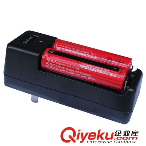 電筒系列 {wn}雙排雙充充電器 強(qiáng)光電筒18650鋰電池雙槽智能充電器 混批