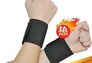 秋冬新品上架 供應(yīng)托瑪琳自發(fā)熱護(hù)腕 防護(hù)關(guān)節(jié)炎 保暖保健護(hù)腕酸痛