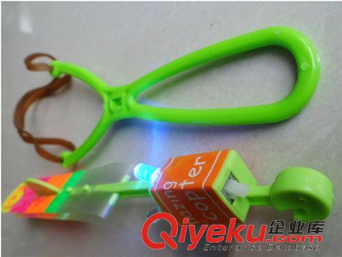 創(chuàng)意玩具 新款創(chuàng)意兒童dg飛箭發(fā)光彈射飛機夜市地攤玩具熱賣批發(fā)廠家直銷原始圖片3