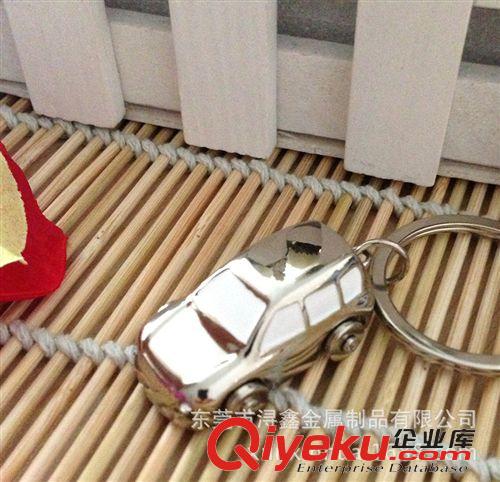 2015新款 廠家直供 德國新品四輪可動小汽車鑰匙扣創(chuàng)意老爺車鑰匙鏈禮品原始圖片2