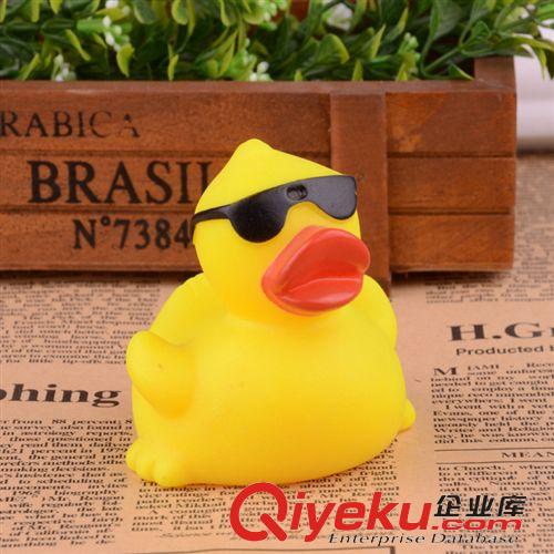 發(fā)光玩具 廠家直銷 搪膠眼睛鴨發(fā)光玩具 動(dòng)物發(fā)光玩具 地?cái)偀豳u小夜燈批發(fā)原始圖片2