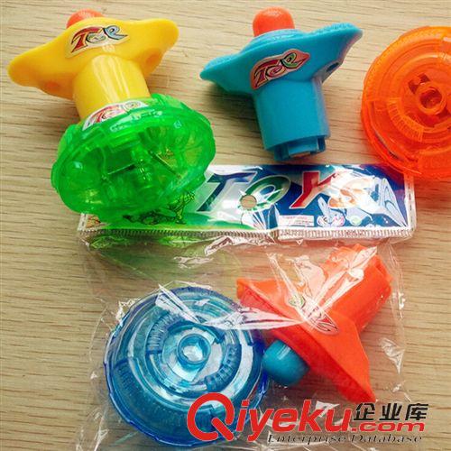 兒童玩具 tj 魔幻陀螺兒童玩具 最強對戰(zhàn)陀螺 彈射發(fā)光小陀螺套裝可批發(fā)原始圖片3