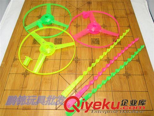 發光玩具 廠家直銷小額混批地攤發光玩具批發手推發光飛碟飛天仙子飛天輪原始圖片2
