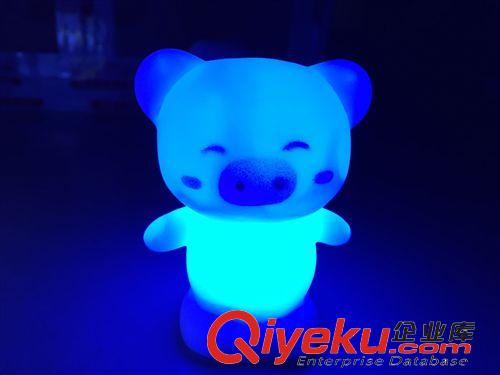 小夜燈 可愛豬七彩小夜燈 七彩開心豬燈LED 批發 創意地攤熱賣 發光玩具