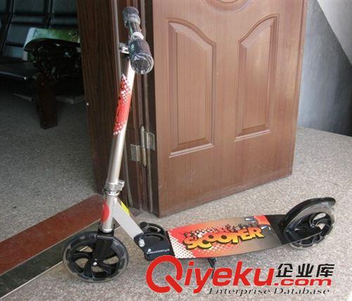 滑板車 全鋁合金滑板車 成人 二輪200MM  腳踏滑板車 廠家直銷 批發(fā)原始圖片3