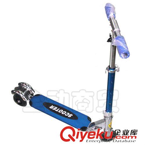 滑板車 直銷三輪PU彩燈 全鋁寬板滑板車 可折疊 腳踏兒童滑板車原始圖片2