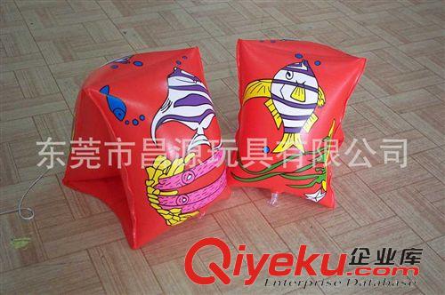 pvc充氣水上運(yùn)動(dòng)用品 廠家生產(chǎn)品質(zhì)可靠PVC充氣雙人游泳圈