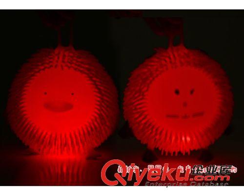 嬰童用品 發光兒童玩具 軟膠香味閃光毛毛球手搖閃 卡通密毛球原始圖片3