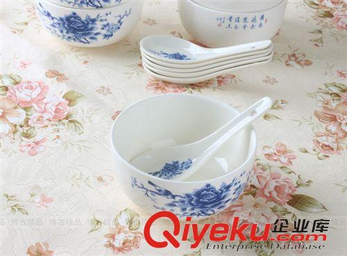 工藝品 tj 青花瓷 陶瓷碗 2碗2勺4頭套裝餐具 陶瓷禮品碗 可印logo原始圖片2