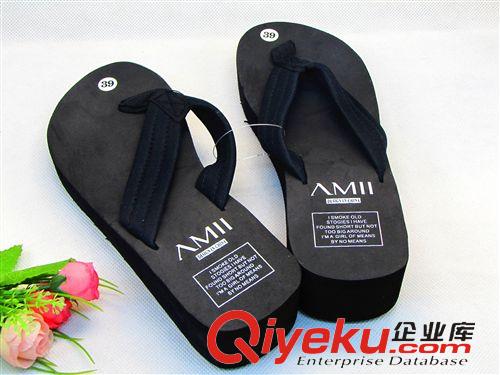 夏季熱賣 夏季人字拖女沙灘坡跟涼拖厚底夾腳涼拖鞋十元店貨源義烏百貨批發(fā)原始圖片2