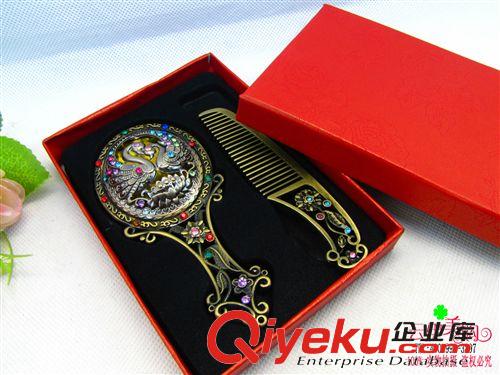每月新品 C24009廠家直銷復(fù)古鏤空鏡子梳子2件套  十元店貨源義烏批發(fā)原始圖片2