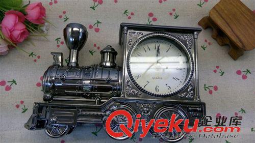 鐘表 古典火車頭鬧鐘 時尚家居擺件 創(chuàng)意鬧鐘 學(xué)生靜音表 十元店貨源原始圖片3