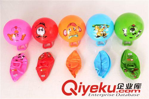 文體產品 批發(fā) 兒童手提球 手柄球 充氣 玩具 卡通圖案球類 兒童皮球原始圖片3