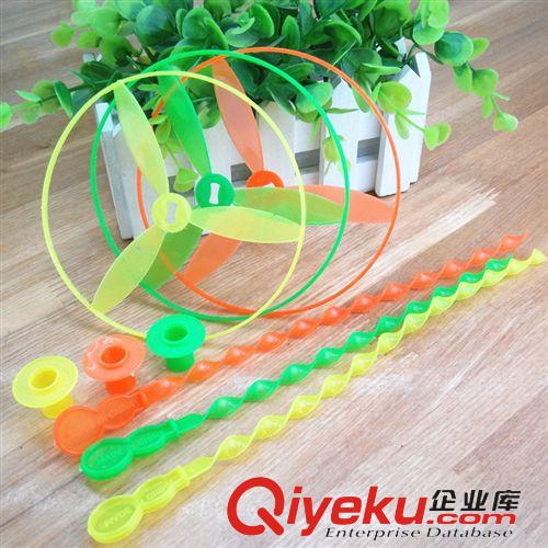 4月下旬新品玩具 廠家直銷手推飛碟 飛天仙子 竹蜻蜓飛天輪 地?cái)傄故幸嬷峭婢吲l(fā)原始圖片2