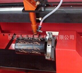 切割鏤空設(shè)備 創(chuàng)意禮品皮革制品箱包錢包圖案激光雕刻切割機(jī)