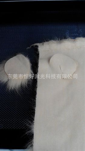 激光燒花機(jī) 供應(yīng)毛絨玩具激光裁床 毛絨類布料裁剪機(jī) 毛絨拖鞋CO2切割機(jī)原始圖片2