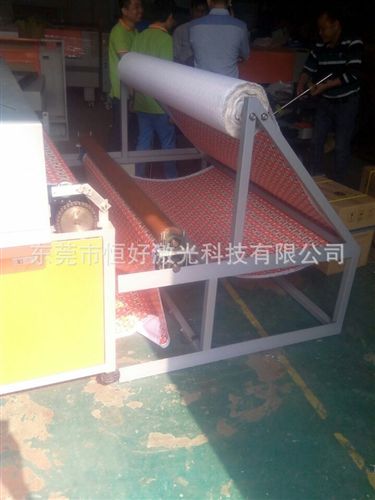皮革皮具切割雕刻機 供應皮革切割機設備 連衣裙布料激光切割機 廠家直銷