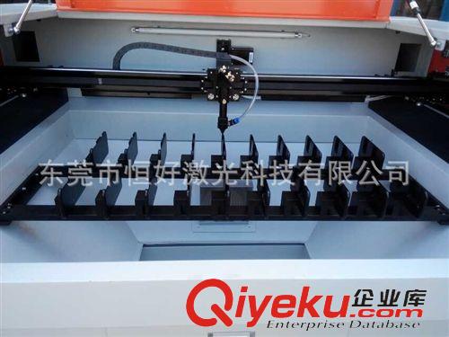 手機(jī)套切割打孔機(jī) 雙頭皮套切割打孔機(jī) 手機(jī)保護(hù)貼膜 手機(jī)卡通貼膜激光機(jī)