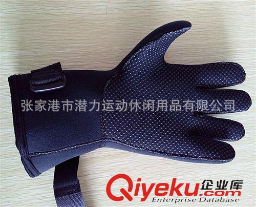 防水襪套拖鞋系列： 廠家定制潛水料襪套防水內膽襪套質量可靠
