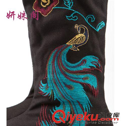 女鞋專區 妍姝閣冬季新款棉靴 民族風繡花女靴 中筒加厚老北京布鞋防滑耐磨