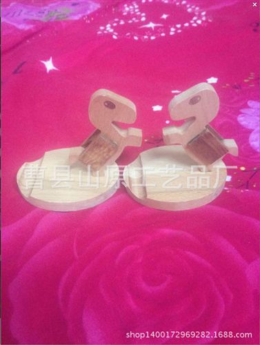 木制工藝品 廠家定做木質(zhì)功夫小人手機座 辦公室懶人可愛手機托架 歡迎洽談