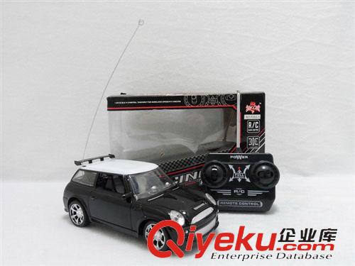 遙控系列 1：16 保時(shí)捷 卡宴四通遙控車模 帶燈光 包充電池