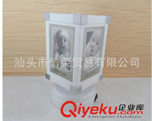 時(shí)尚相框 帶開關(guān)轉(zhuǎn)動(dòng)相框文具盒 可放4張五寸照片 創(chuàng)意禮品 多功能學(xué)生禮品