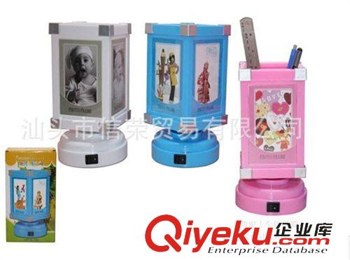 時(shí)尚相框 帶開關(guān)轉(zhuǎn)動(dòng)相框文具盒 可放4張五寸照片 創(chuàng)意禮品 多功能學(xué)生禮品原始圖片2