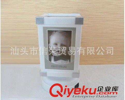 時(shí)尚相框 帶開關(guān)轉(zhuǎn)動(dòng)相框文具盒 可放4張五寸照片 創(chuàng)意禮品 多功能學(xué)生禮品原始圖片3