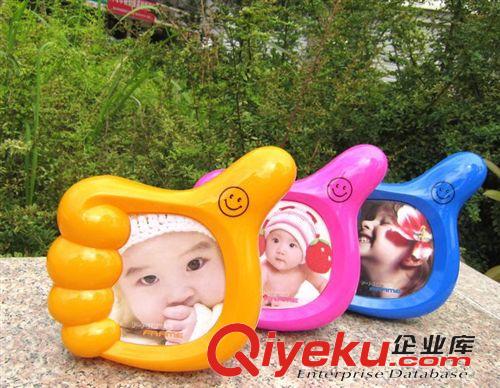 兒童相框 創(chuàng)意四寸相框 寶寶寫真大拇指相架 多功能兒童手指儲(chǔ)錢罐相架原始圖片3