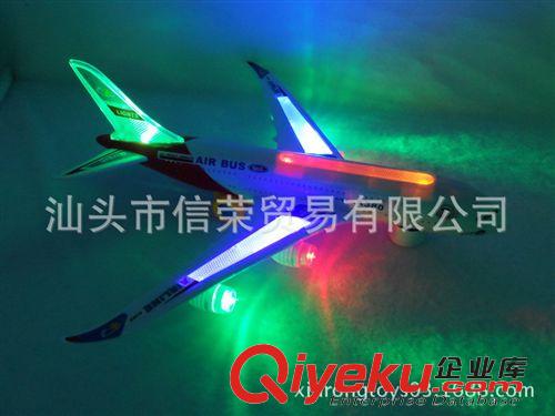 電動玩具系列 供應(yīng)新品 地?cái)偀豳u電動飛機(jī)玩具 電動飛機(jī) 帶燈光 音樂原始圖片2