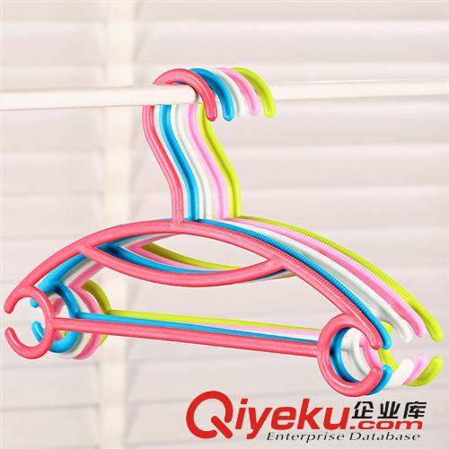 5月新品上新中 彩虹防滑衣架 升級版小號防滑晾曬內衣架 多彩褲子襪子曬衣架39g