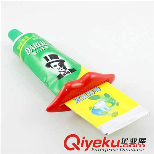 日用百貨 英倫風(fēng) HELLO KITTY和她的小熊 紐扣式繞線器 綁線器 集線器 9g