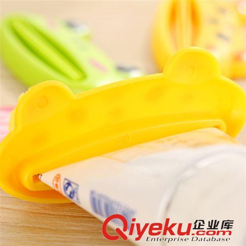 健康衛(wèi)浴 可愛(ài)卡通多用途擠壓器擠牙膏器 創(chuàng)意牙膏擠出器 青蛙款 20g原始圖片2