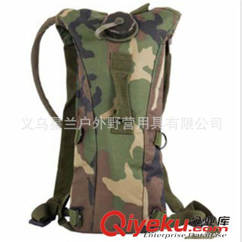 戶外水壺水袋 運(yùn)動(dòng)男女迷彩水袋 攜帶式 軍迷戶外登山背包水袋2.5L 現(xiàn)貨