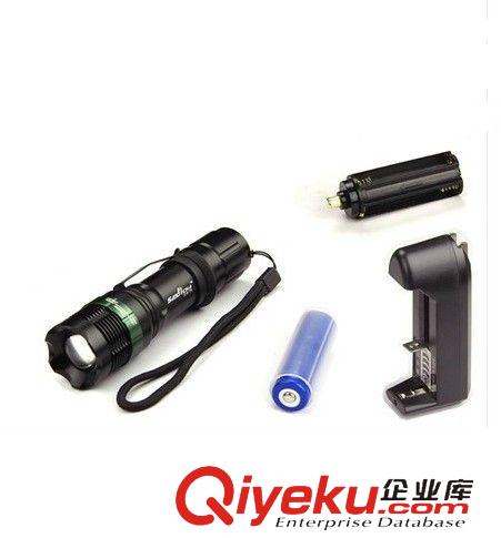 車前燈 強光手電筒zpCREELED充電遠射旋轉變焦騎行戶外照明裝備