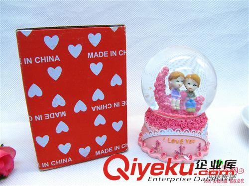 工藝品禮品 新款情侶水晶球 樹脂擺件 9.9 十元店貨源 義烏精品批發原始圖片2