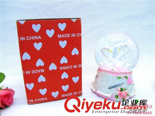 工藝品禮品 新款情侶水晶球 樹脂擺件 9.9 十元店貨源 義烏精品批發原始圖片3