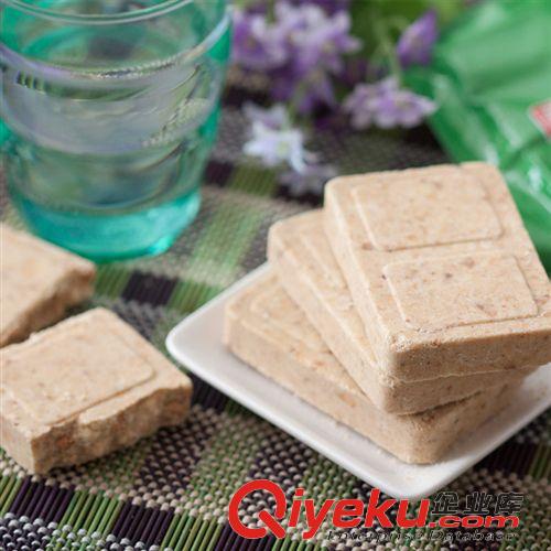 其他休閑食品 120g戶外郊游露營(yíng)野外生存單兵自熱壓縮餅干飽腹代餐餅干必備干糧