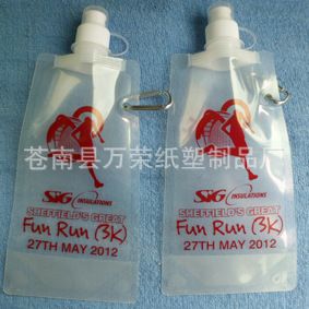 現(xiàn)貨供應折疊水袋 環(huán)保不含BPA 折疊水袋 折疊水壺 可加印各款LOGO的折疊水袋