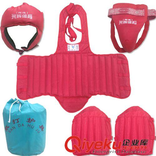 拳擊用品（Boxing equipment) zp批發 泰森 新款拳擊手套 散打拳套 沙袋訓練泰拳專業格斗搏擊